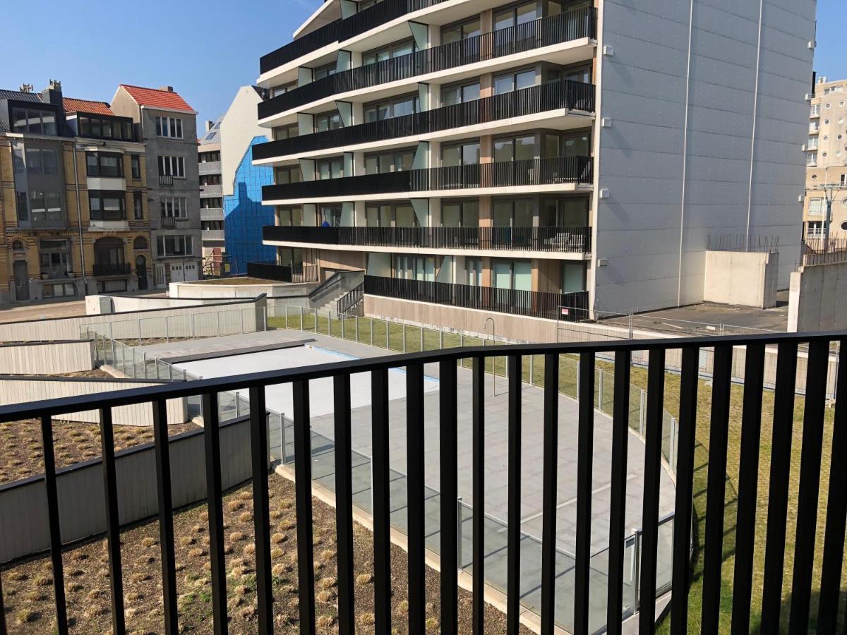 Crystal - Pool & * Ostend